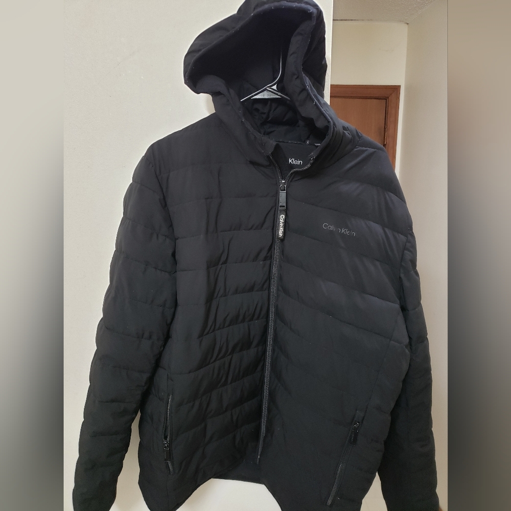 Calvin Klien Quilted Infinite Stretch Hooded Jacket. Men's Size Large. Ebony